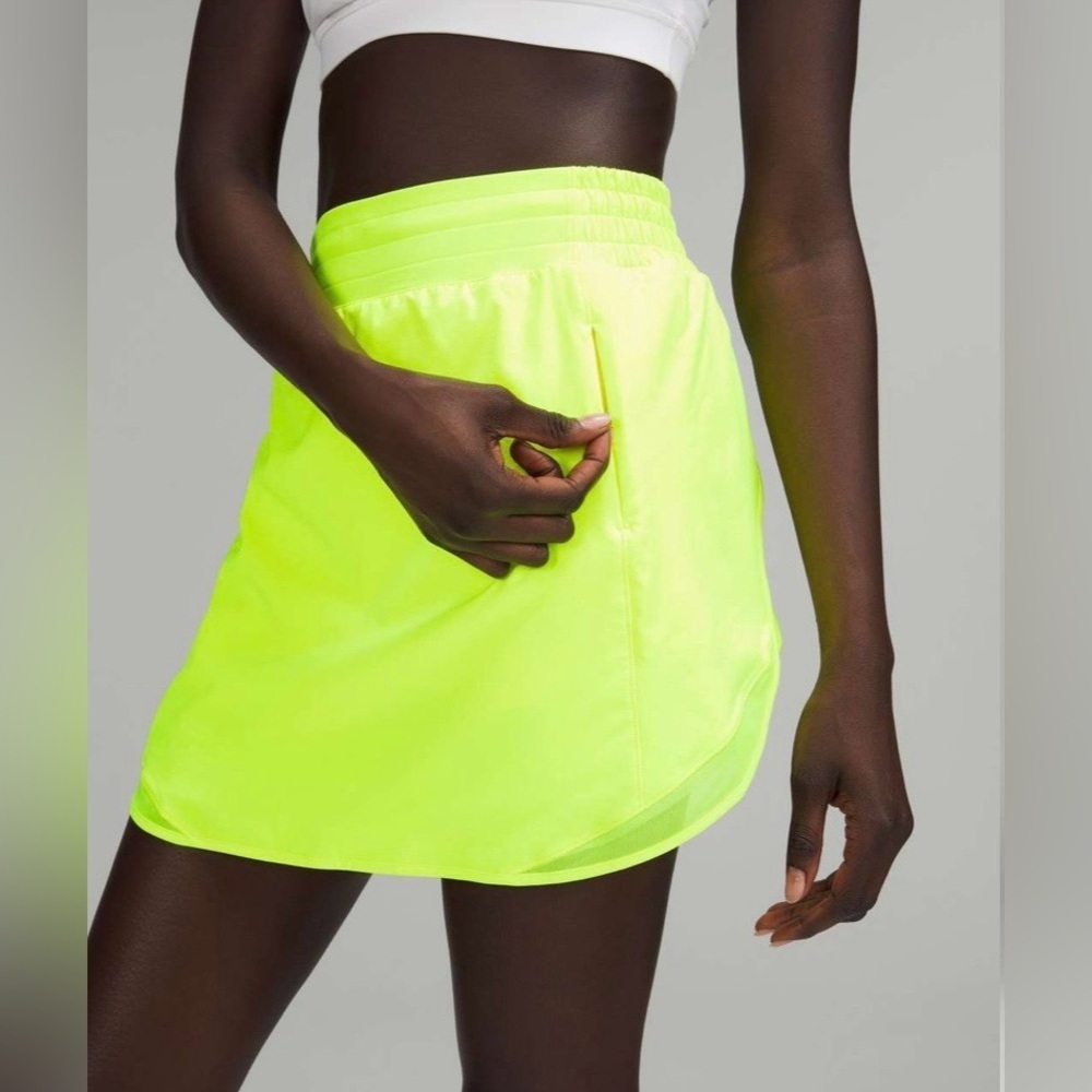 Lululemon Hotty Hot High-Rise Skirt Long Highlight Yellow Size 10 NWOT 2022 - Picture 7 of 13